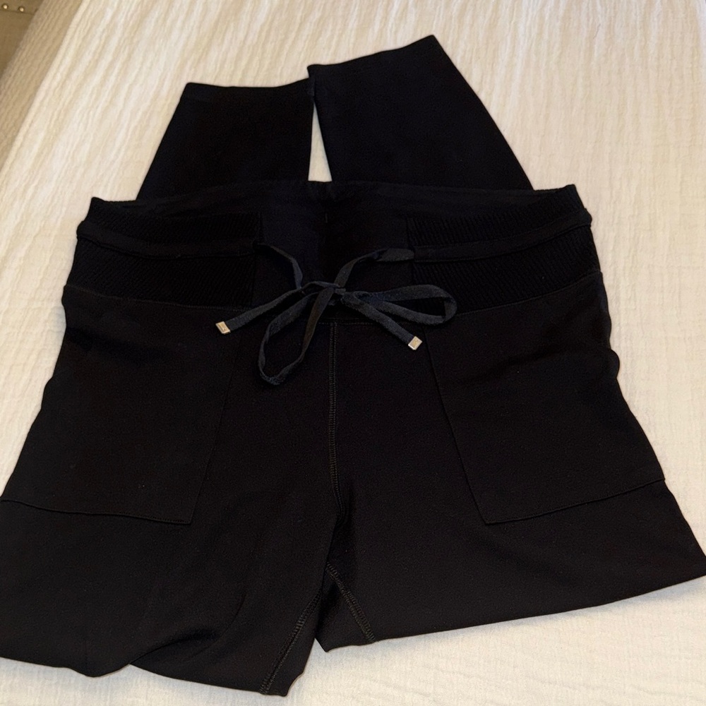 Travis Mathew Elegant Black leggings for Women
